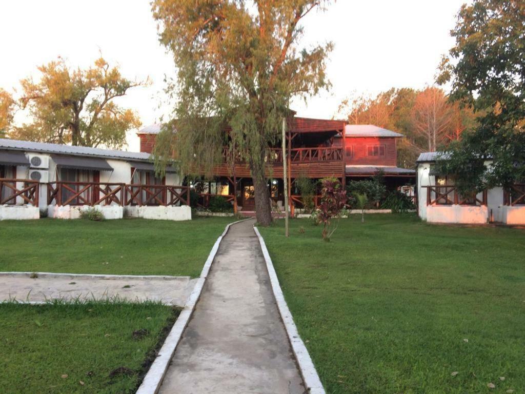 Hotel Aventura En Esquina Esquina  Zewnętrze zdjęcie