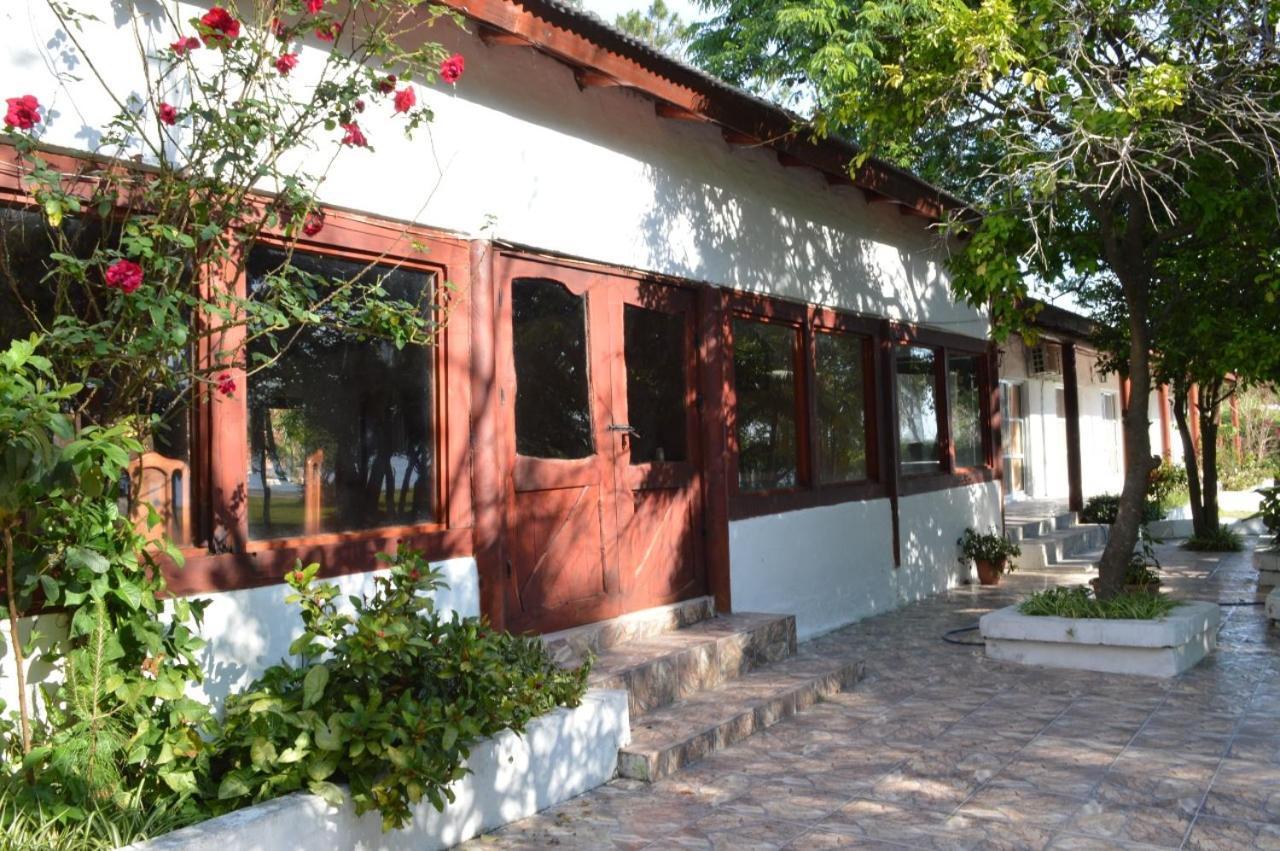 Hotel Aventura En Esquina Esquina  Zewnętrze zdjęcie